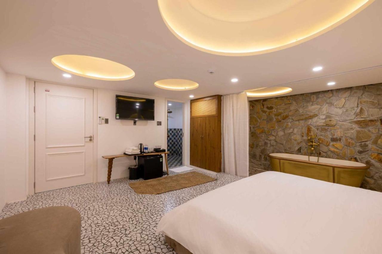 Pisces Hotel Хюэ Экстерьер фото